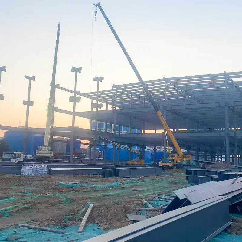 大スパン鉄骨造物流倉庫